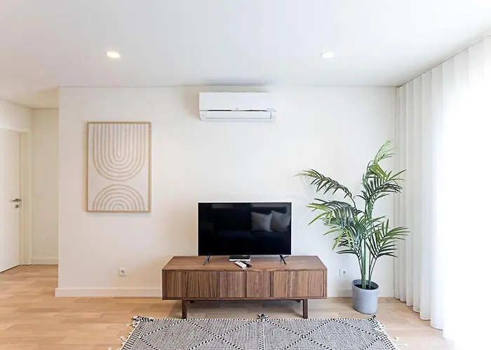 New Cozy And Modern In The Heart Of