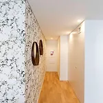 New Cozy And Modern In The Heart Of Apartmán